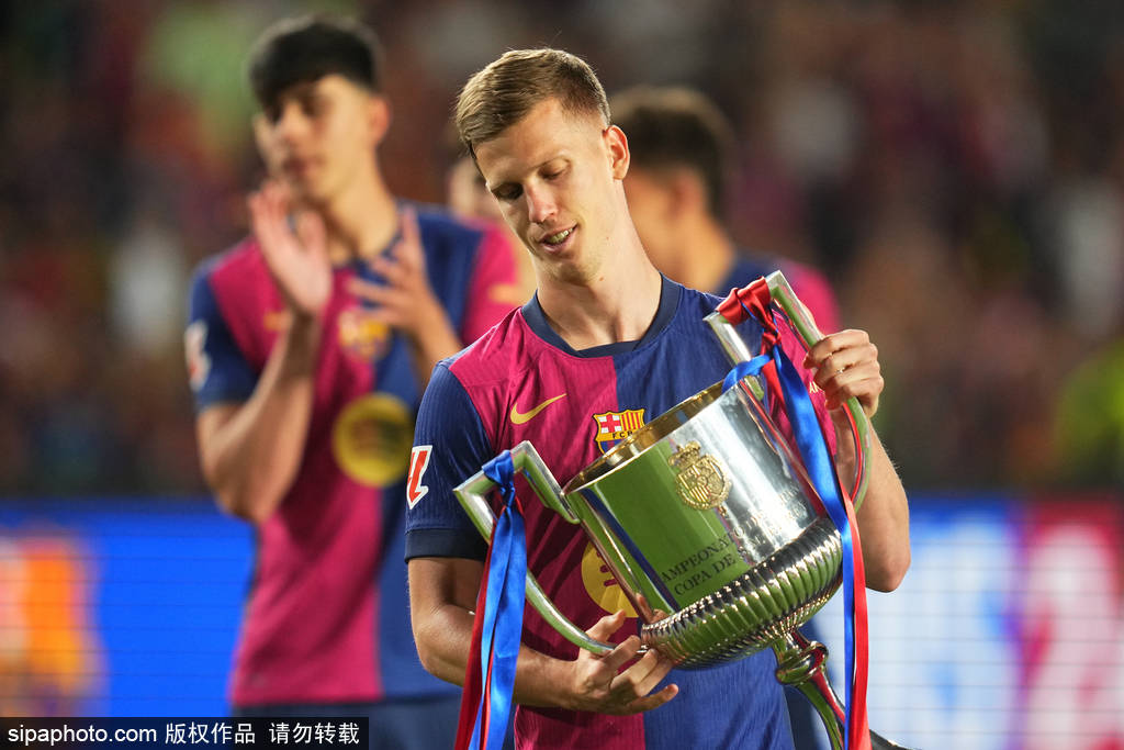 瓜帅挖角老东家？曼城弃维尔茨攻奥尔莫 球员身价6000万欧