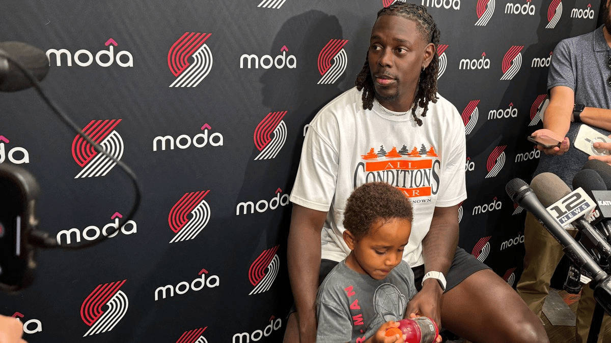 霍勒迪:杨瀚森表现像超级巨星 备受关注是应得的